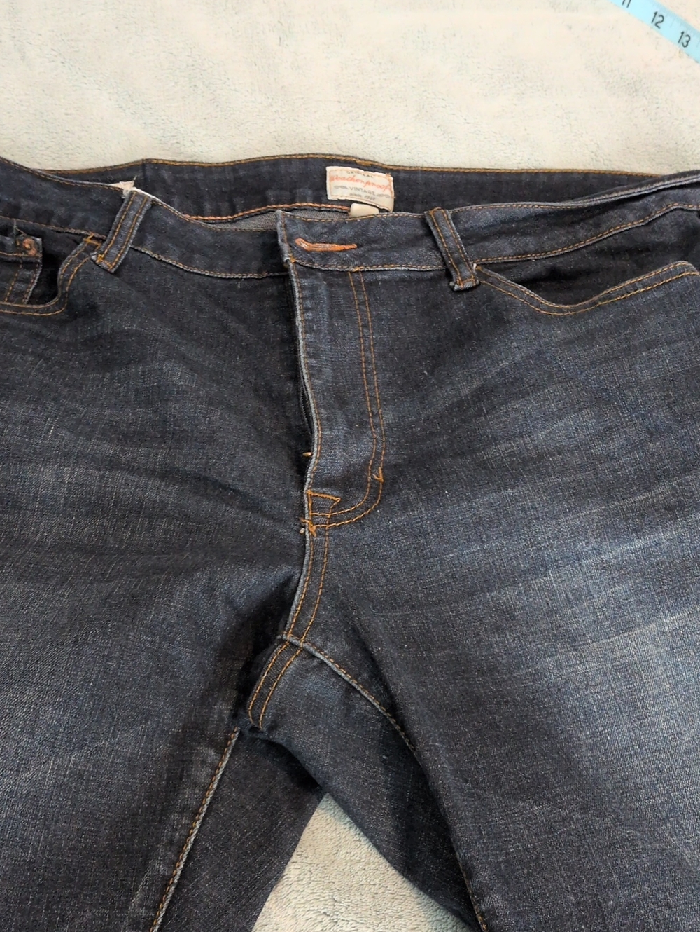 Men’s Straight Dark Blue Jeans with Contrast Stitching